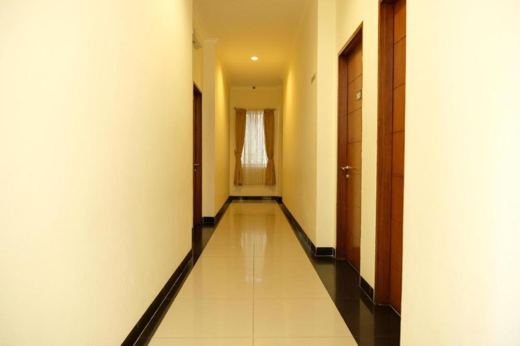Oyo 1616 Hotel Central City 2 Tanjung Pandan Dış mekan fotoğraf