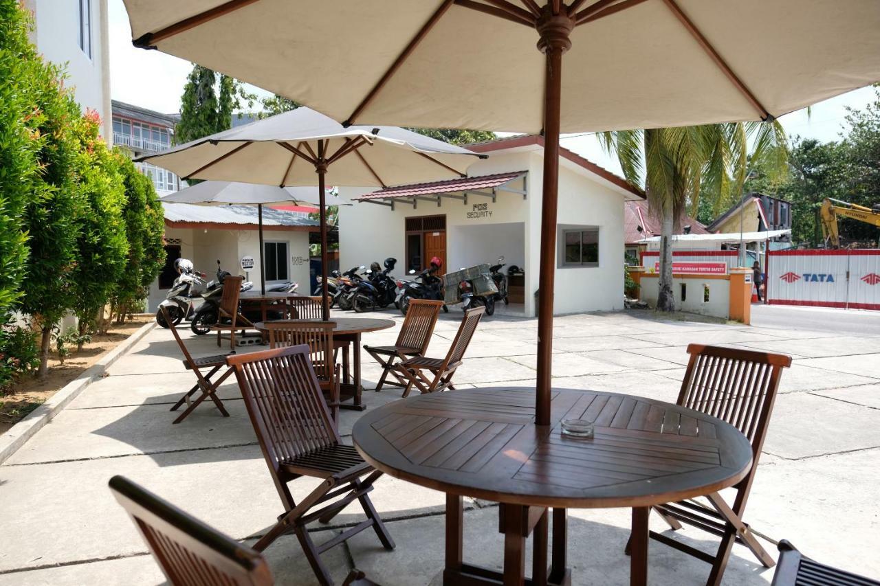 Oyo 1616 Hotel Central City 2 Tanjung Pandan Dış mekan fotoğraf