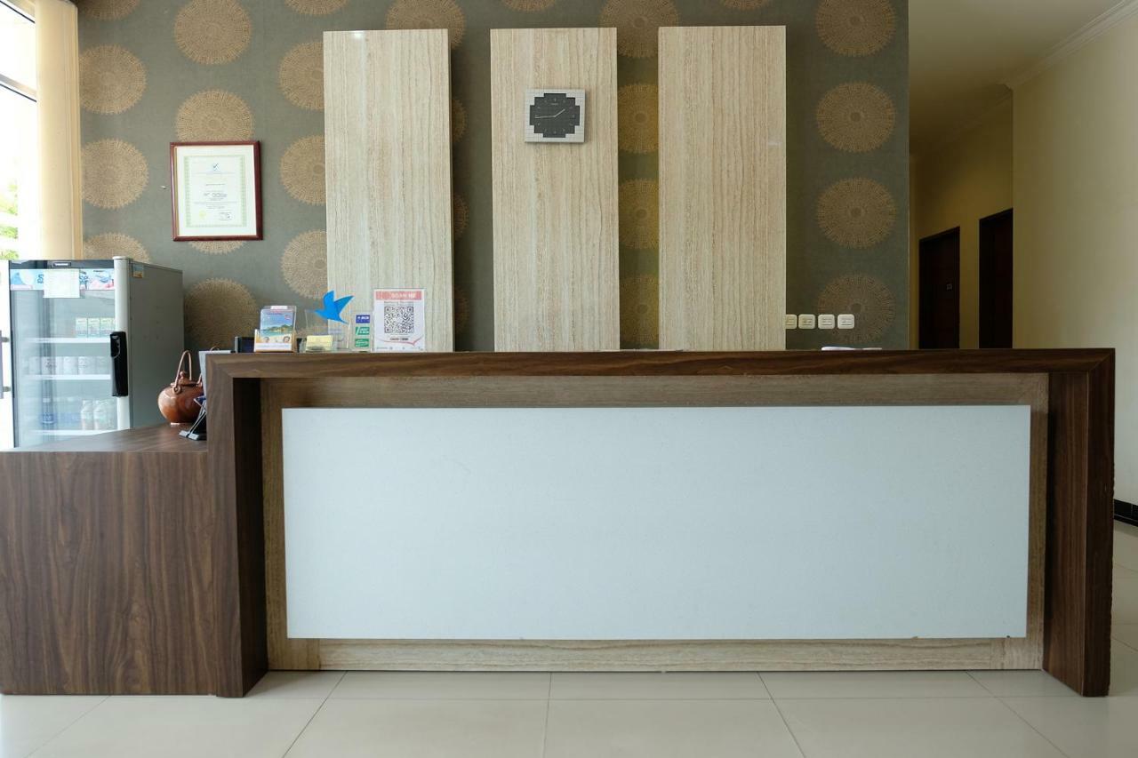 Oyo 1616 Hotel Central City 2 Tanjung Pandan Dış mekan fotoğraf