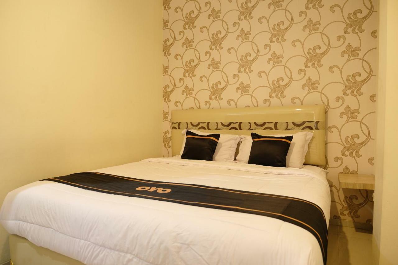 Oyo 1616 Hotel Central City 2 Tanjung Pandan Dış mekan fotoğraf