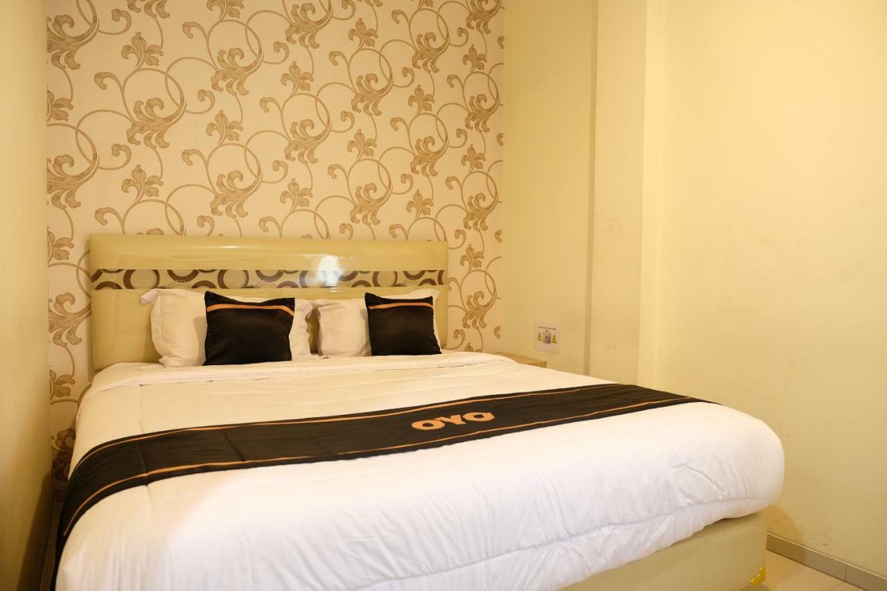 Oyo 1616 Hotel Central City 2 Tanjung Pandan Dış mekan fotoğraf