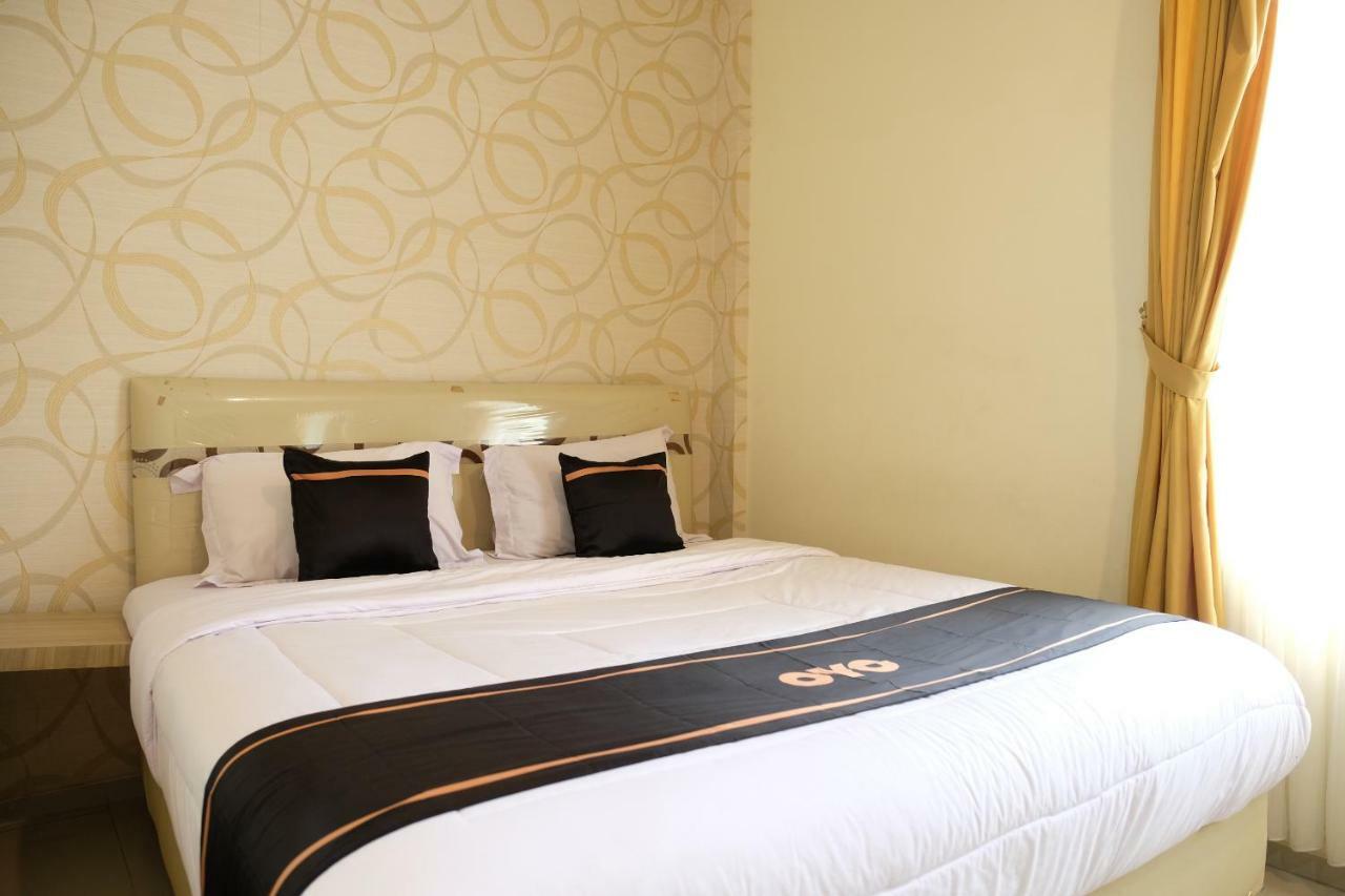 Oyo 1616 Hotel Central City 2 Tanjung Pandan Dış mekan fotoğraf