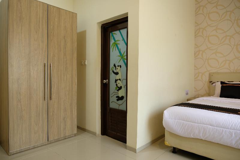 Oyo 1616 Hotel Central City 2 Tanjung Pandan Dış mekan fotoğraf